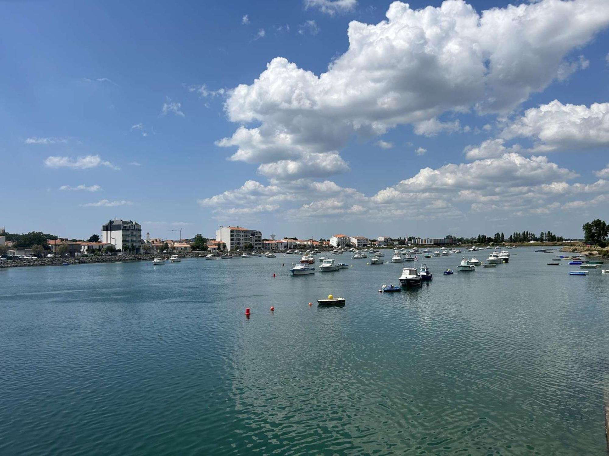 Appartement 2 Pieces Avec Parking Prive, Proche Plage Et Commerces, Saint-Gilles-Croix-De-Vie - Fr-1-224-783 Exteriér fotografie
